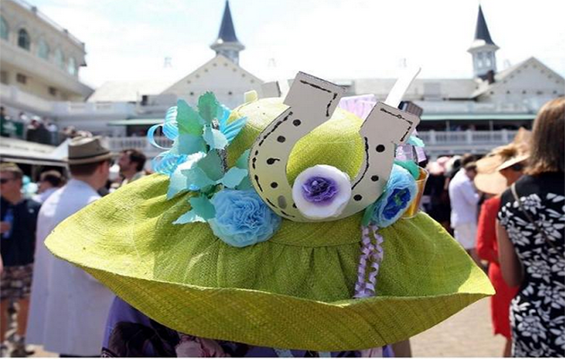 sombrero con flores
